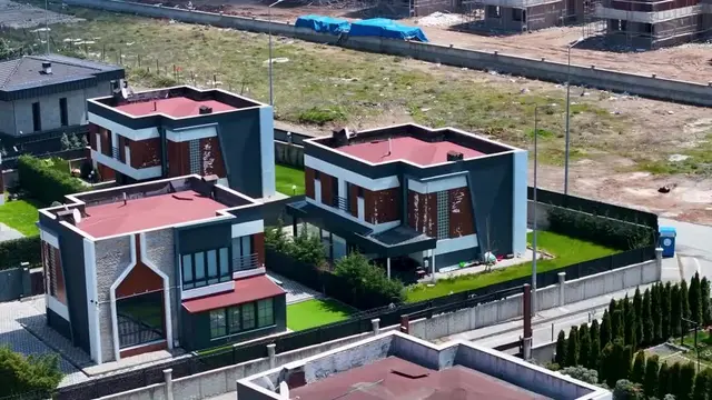 Eğribucak · Köşe villa — videodan bir kare